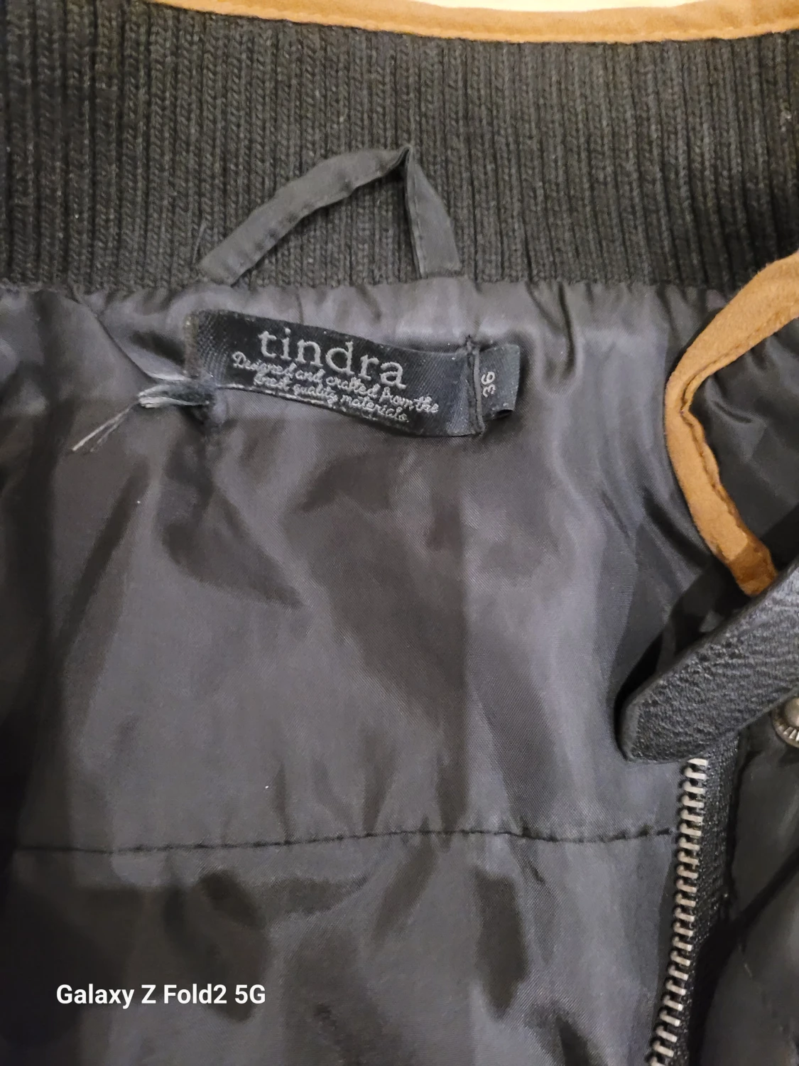 Svart quiltad jacka från Tindra - 1