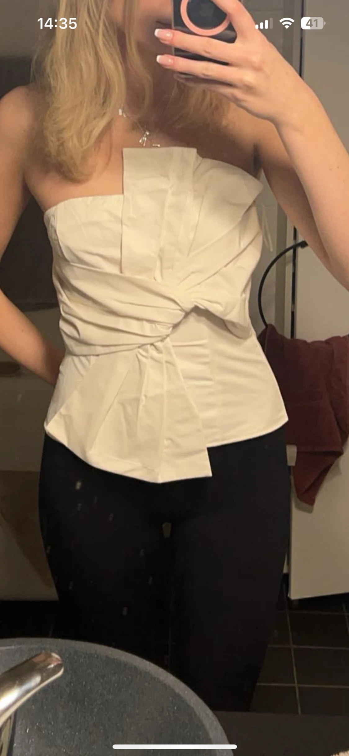 Vit tubtopp med knyt