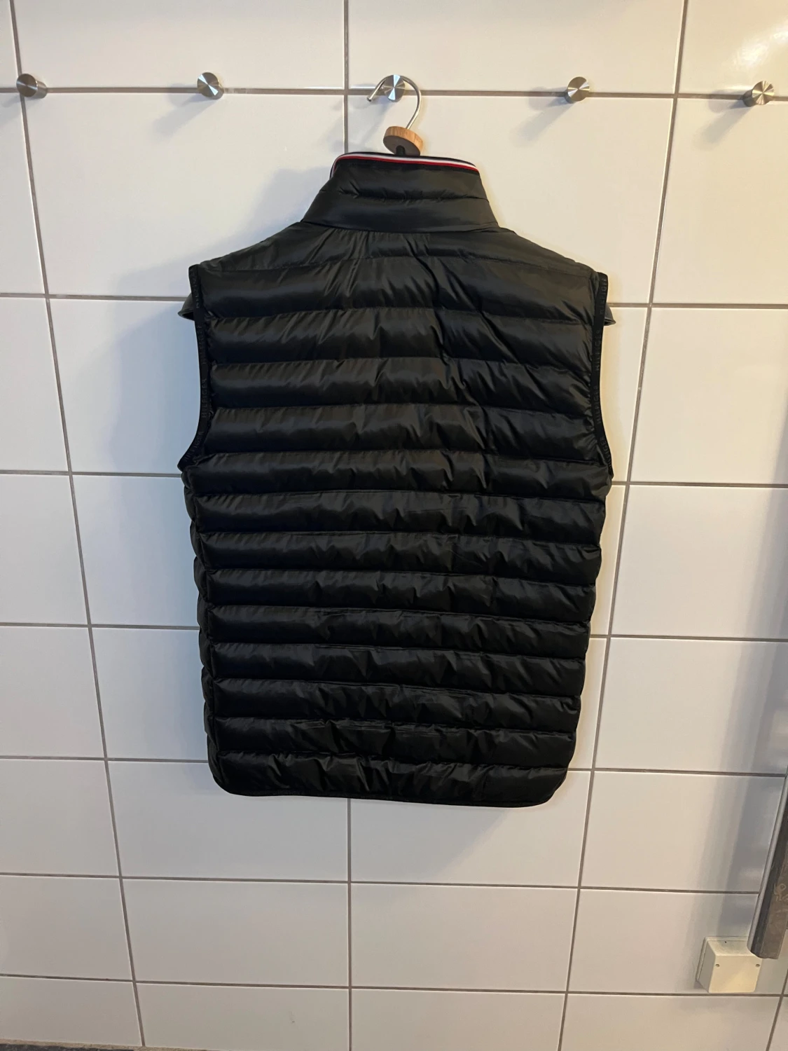 Svart dunväst från Tommy Hilfiger - 3