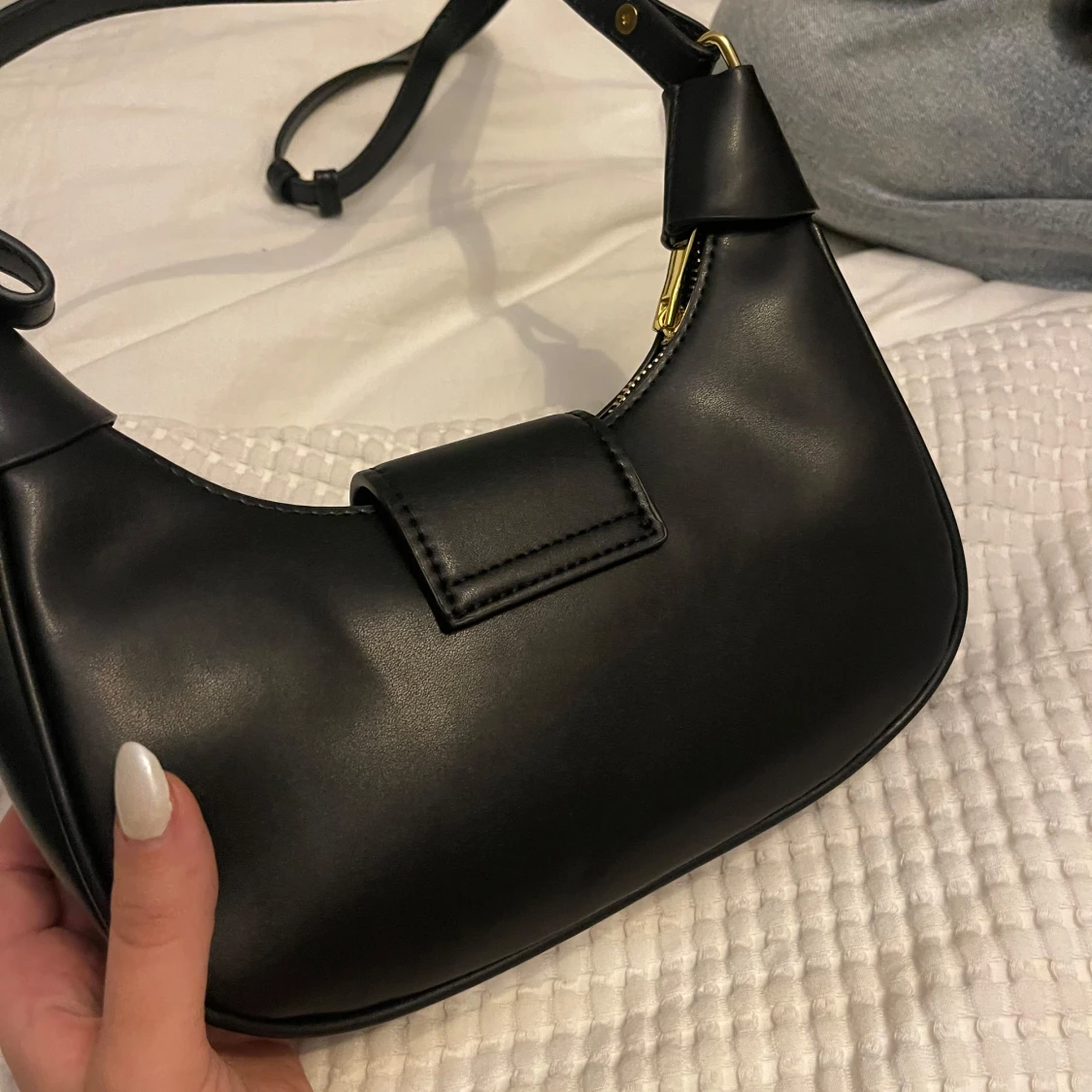 Svart axelväska från Miu Miu - 91