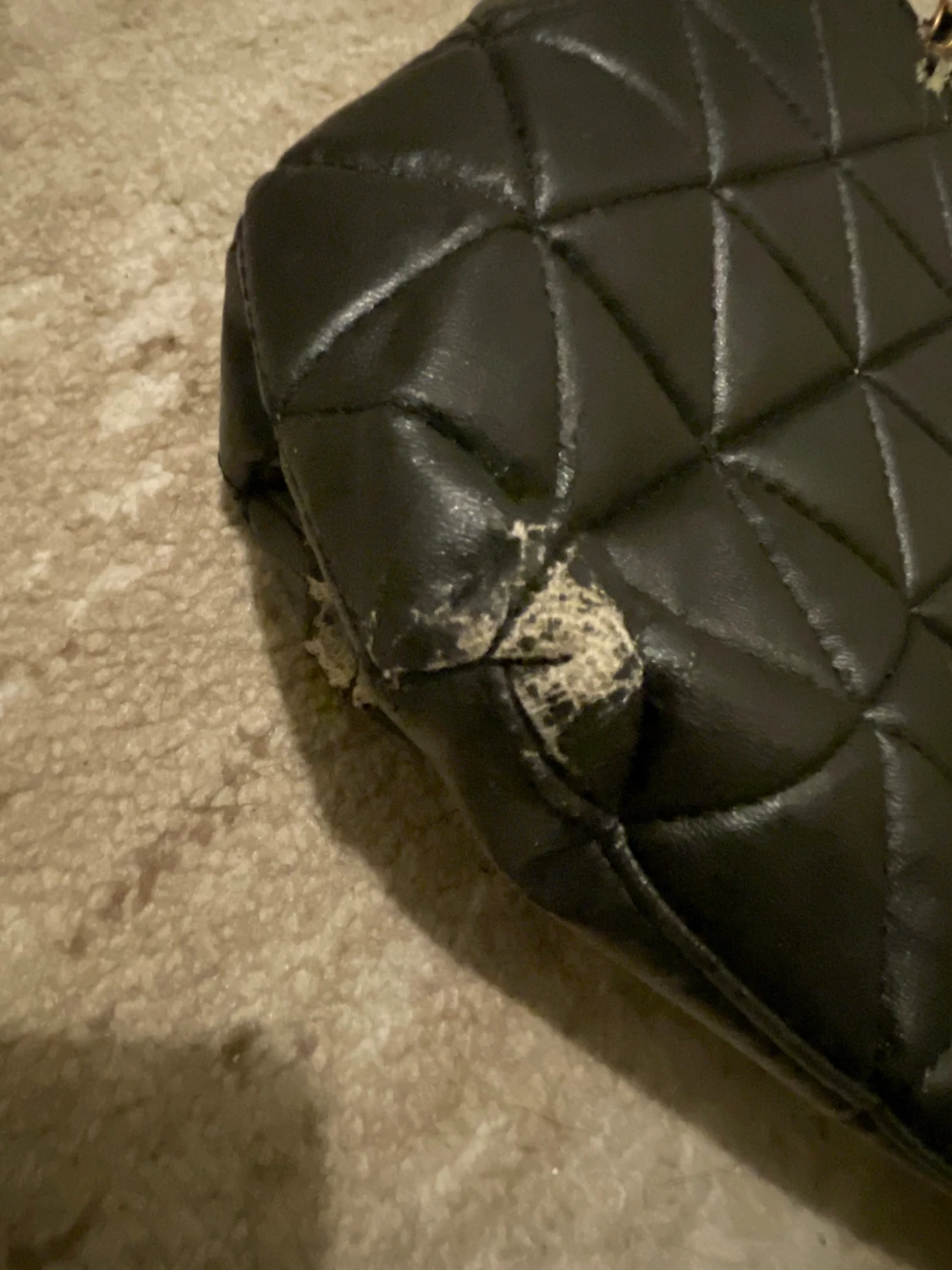 Svart quiltad axelväska med kedja - 1