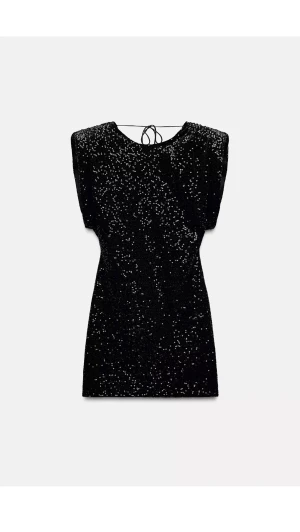 Klänning Zara - Svart glittrig klänning från Zara endast använd en gång och perfekt till nyår!😍🎉