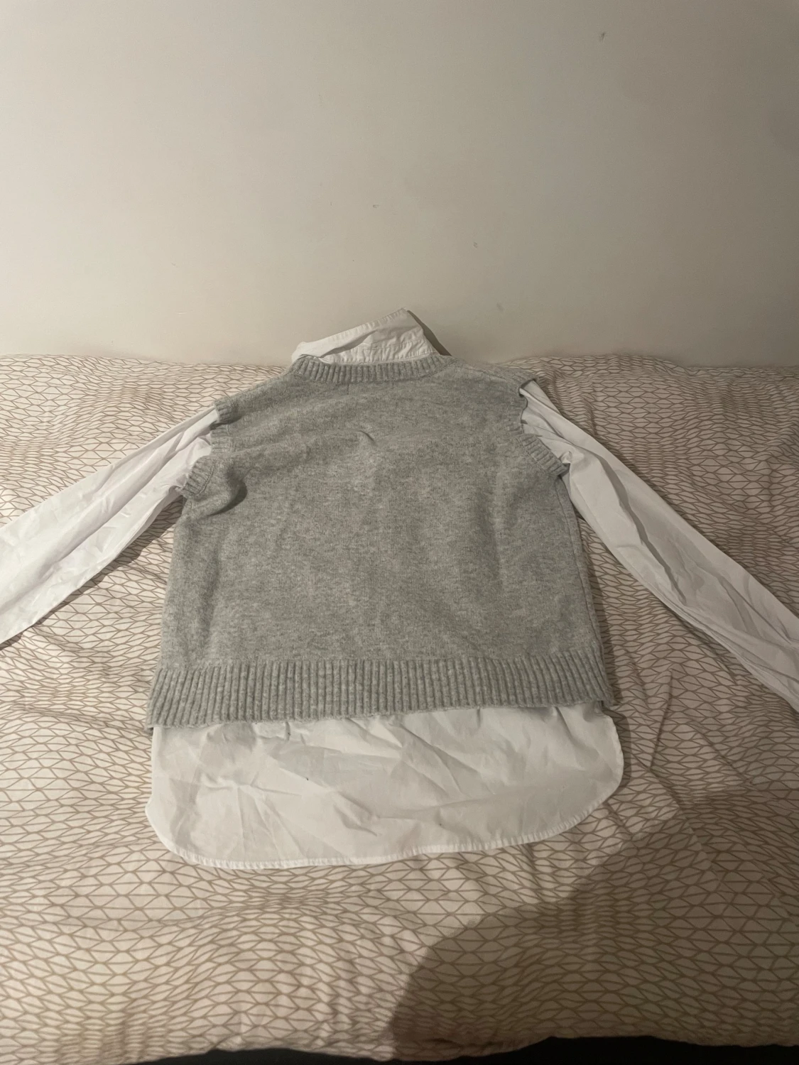 Grå stickad väst från Primark - 1