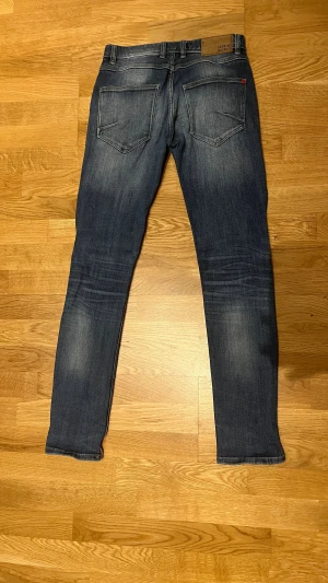 THE DENIM JOURNEY BY !SOLID - Jag säljer ett par blåa jeans på grund av att jag växt ur dem. Modell: Slim Fit JOY