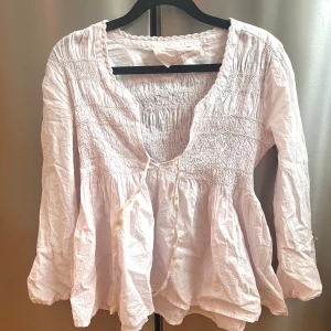 Ljusrosa blus  - Såå fin vintage ljusrosa blus från odd molly💕