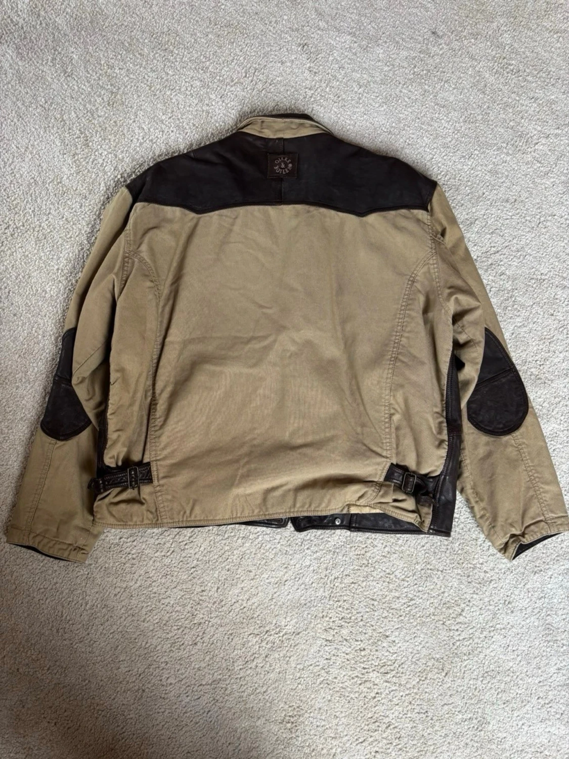 Brun skinnjacka med beige ärmar - 3