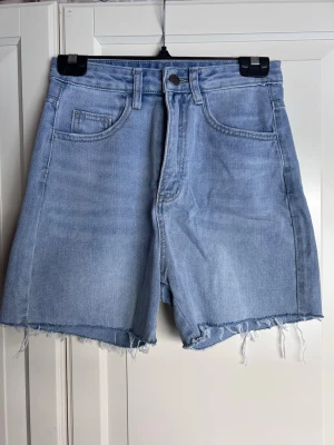 Jeans shorts  - Jeans shorts i storlek xs 