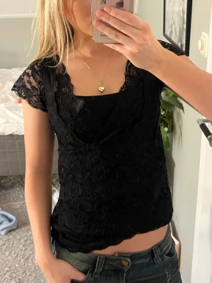 Spets topp  - Superfin svart spets topp💞💞