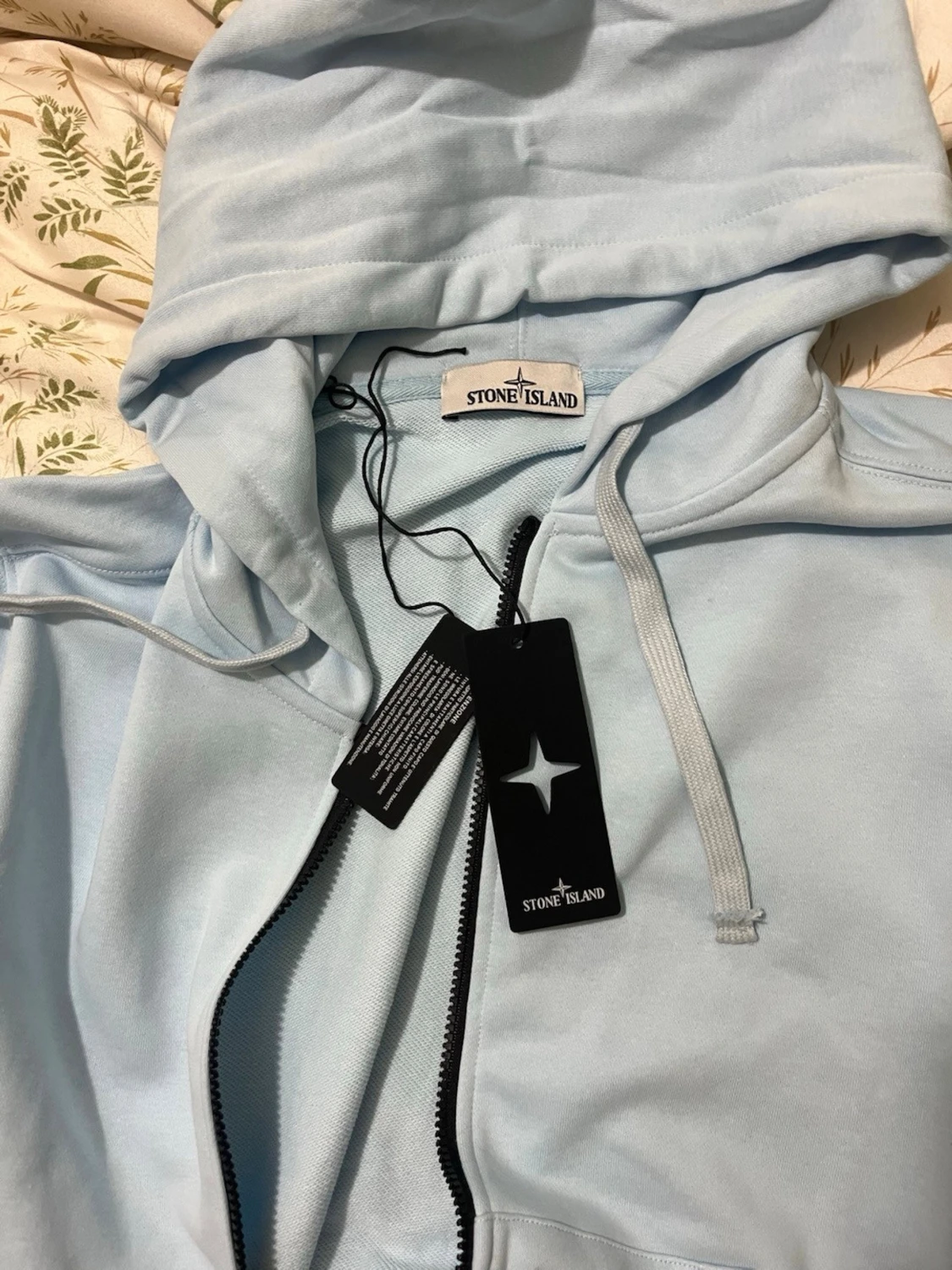 Ljusblå hoodie från Stone Island - 4