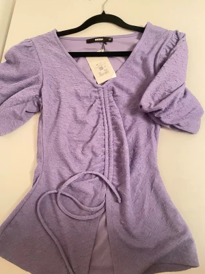 Tröja ifrån BikBok - Helt ny, lila färg, Xs.