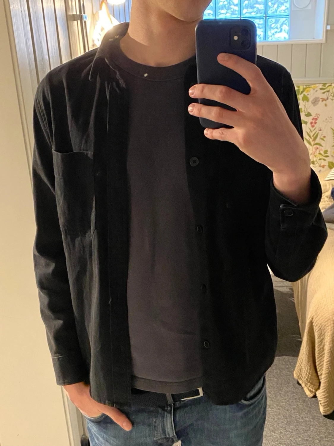 Svart skjorta från H&M med bröstfickor - 2