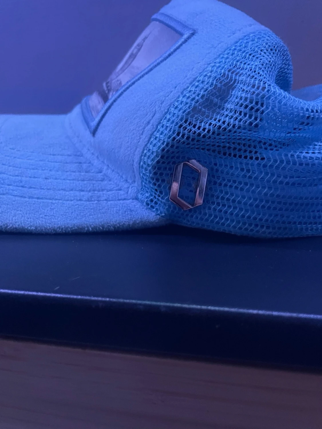 Ljusblå keps med Londonmotiv - 1