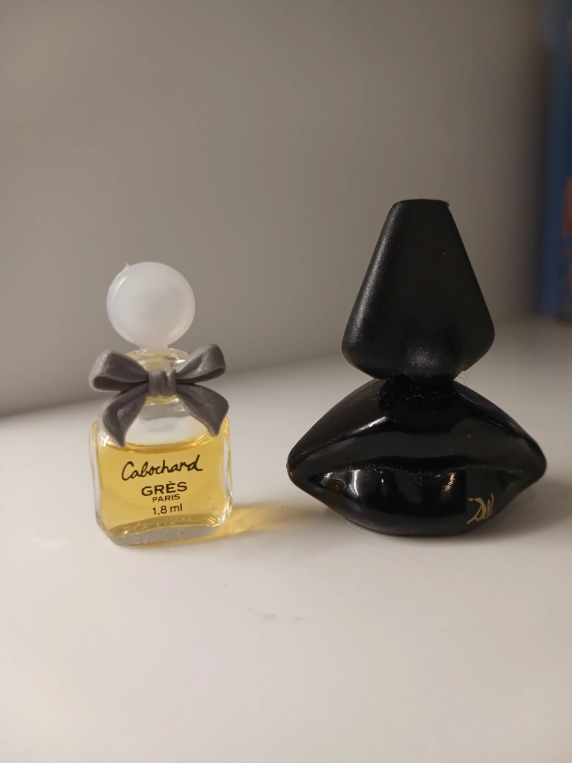 Cabochard Gres miniparfym & svart vintageparfym 1973🌻🌹 - 1