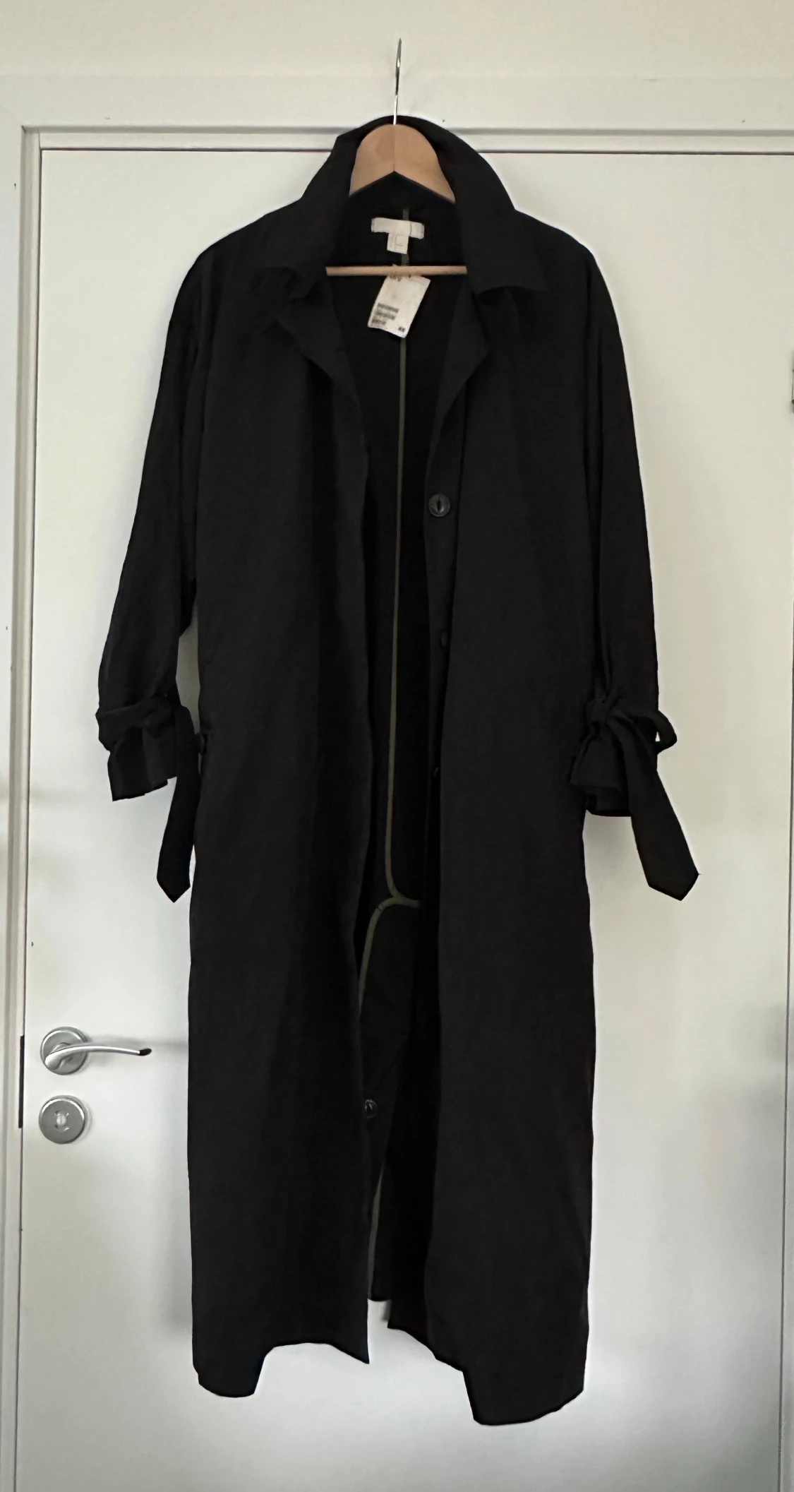 Svart trenchcoat från H&M, strl M - 6