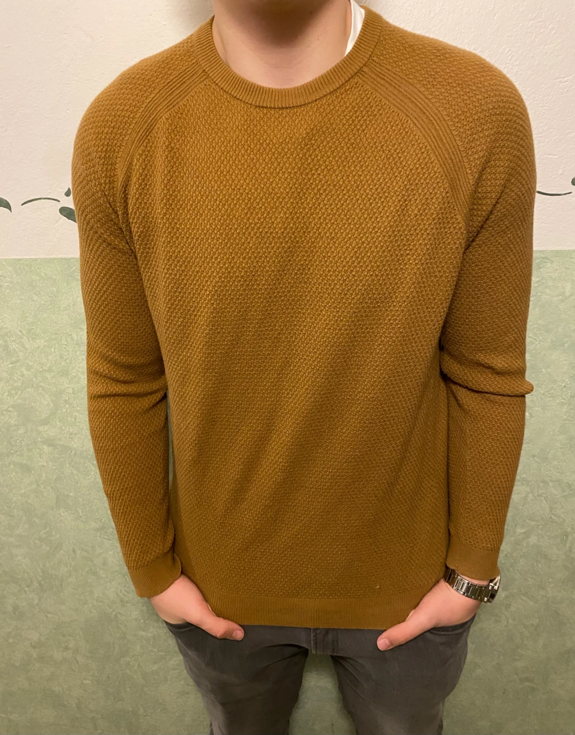 Brun stickad tröja från Riley