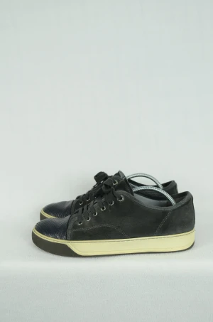 Philippe Model sneakers  - LANVIN SNEAKERS  Storlek : UK6  Passform : Passar cirka 41  Användning : Skorna är i ett fint skick utan tydliga defekter  Nypris : Cirka 4000SEK