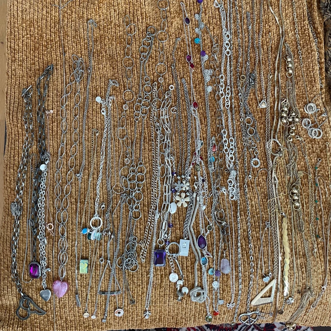 Stort halsbandspaket med hängen - 2