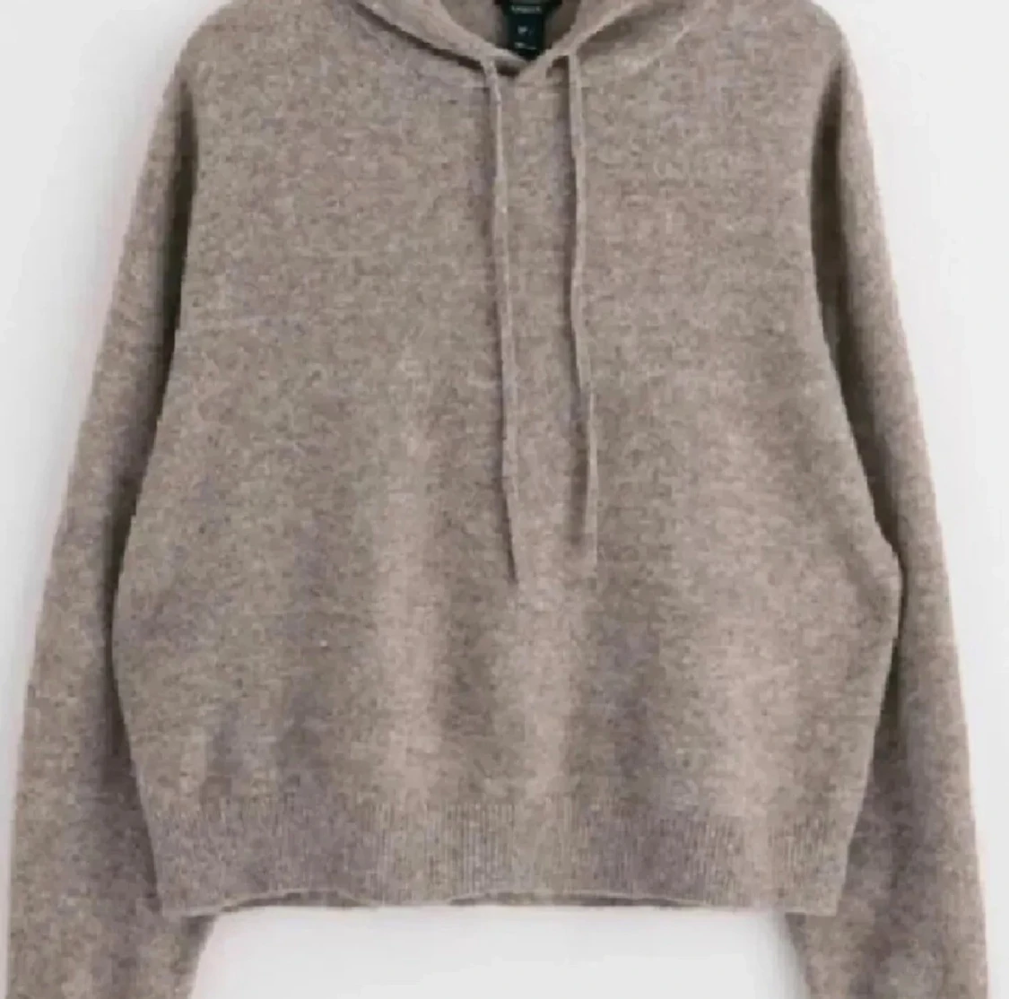 Beige stickad hoodie med huva - 1