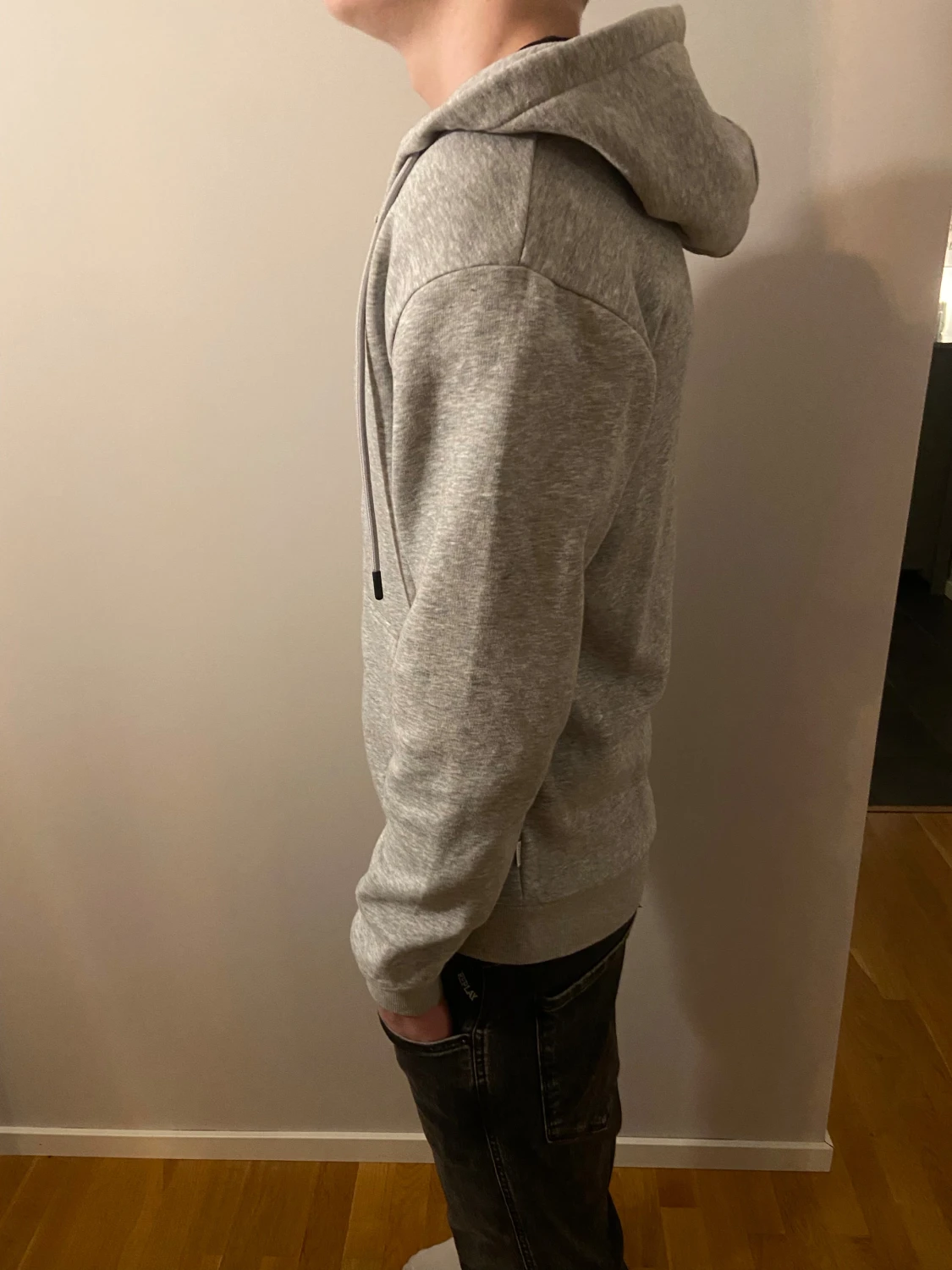Grå hoodie med dragkedja och huva från Jack & Jones - 1