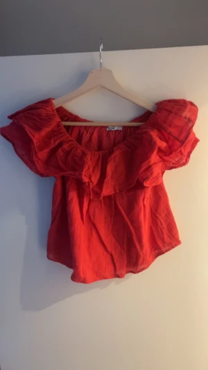 Volang blus - Super fin röd volang blus❣️