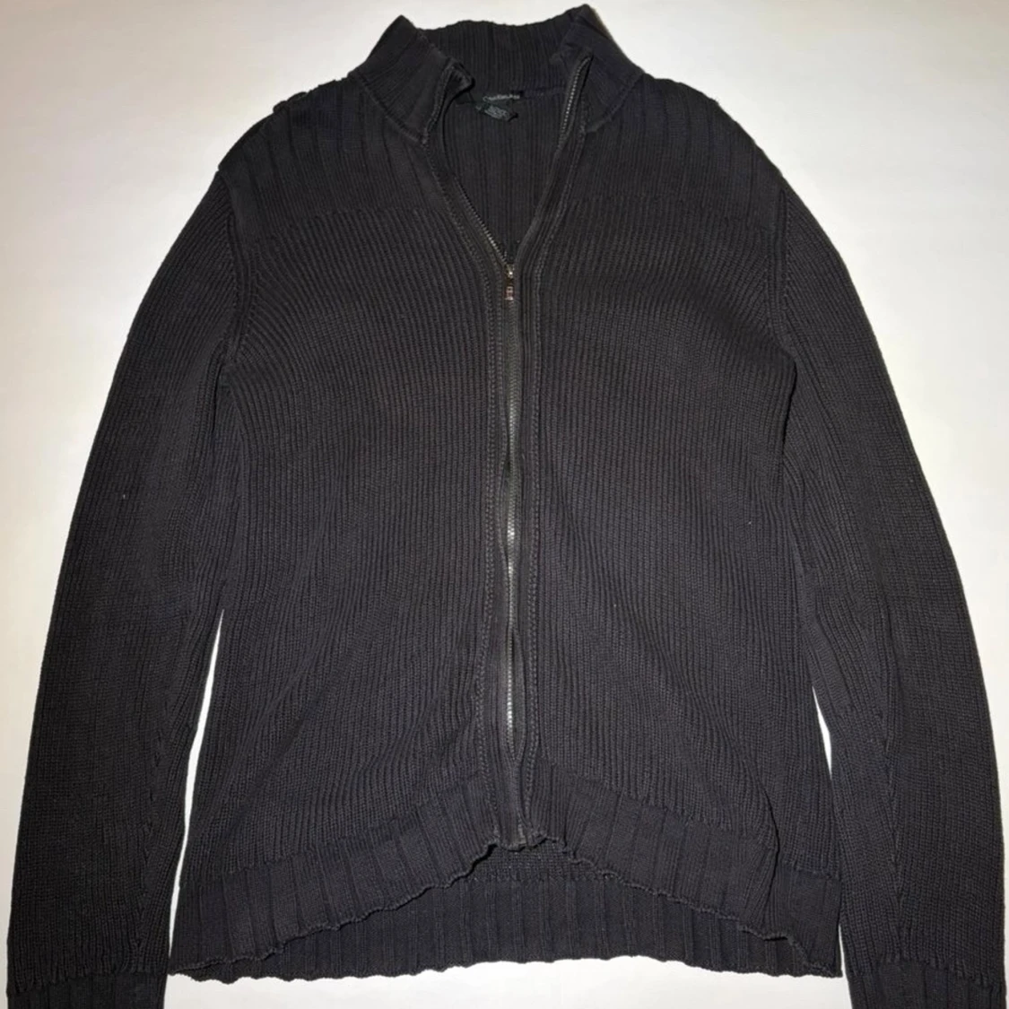 Svart stickad kofta från Calvin Klein