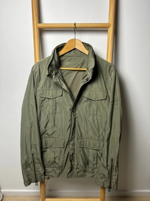 Zadig & Voltaire field jacket | M - Field jacka från Zadig & Voltaire | fint skick utan defekter | om du har frågor tveka då inte på att höra av dig ⚜️