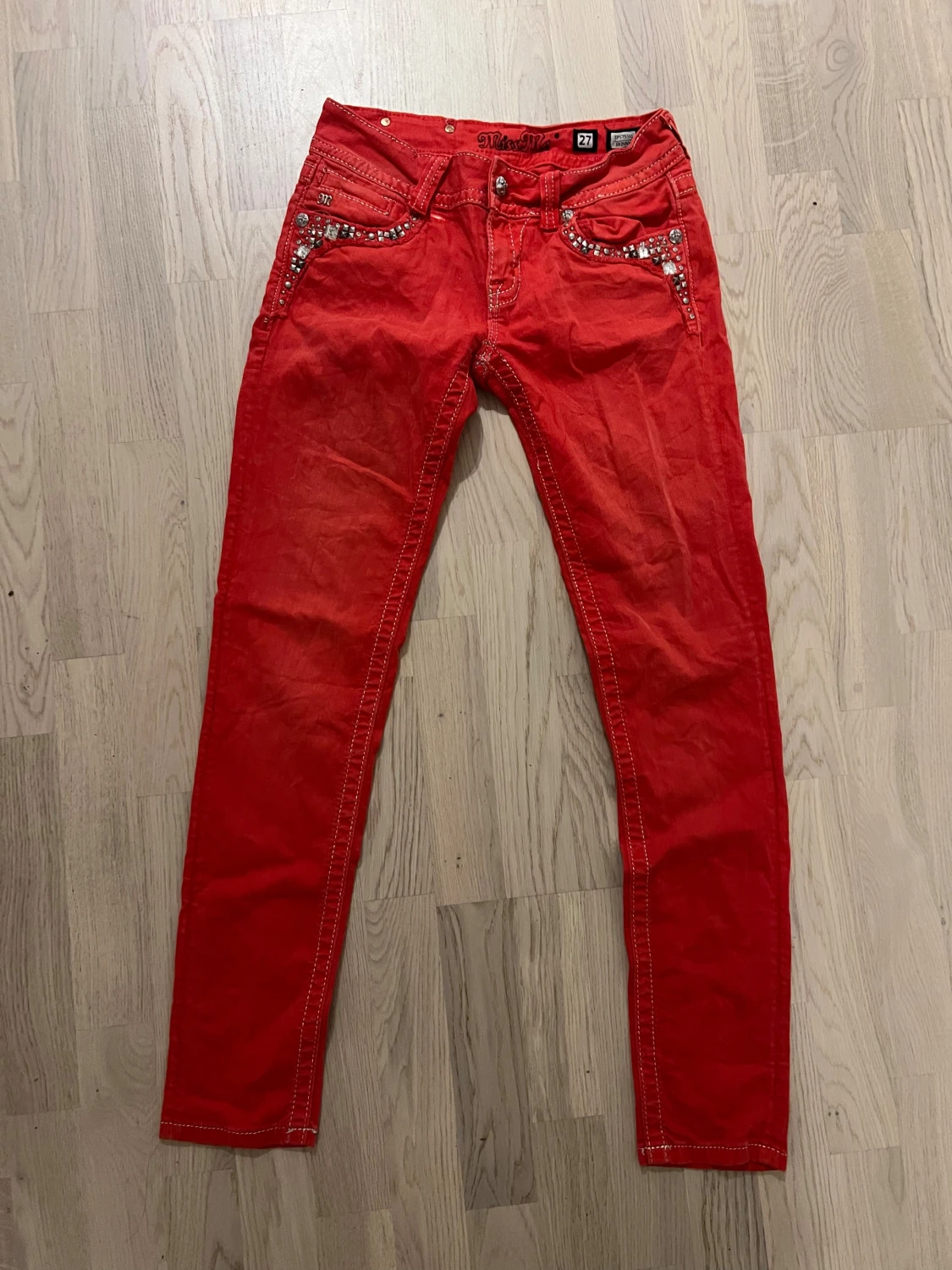 Röda Miss Me skinny jeans med nitar - 2