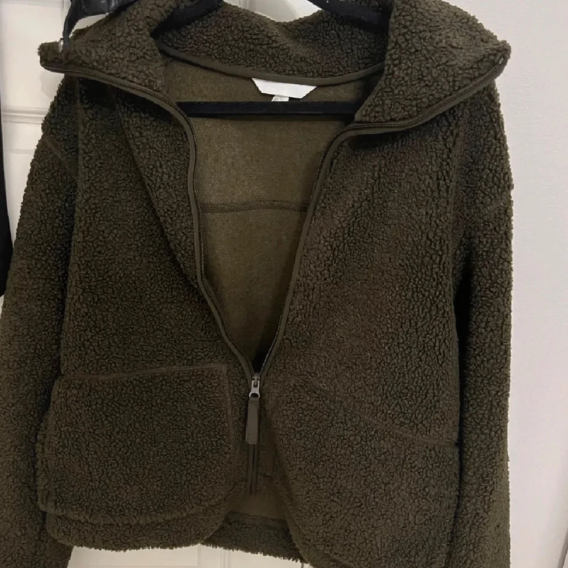 Mörkgrön teddyjacka med dragkedja - 1