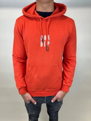 Dondup Hoodie - Hej! Säljer nu denna snygga och sällsynta Dondup Hoodie! Storlek M, Skick= 9,5/10, ny pris= 4000 kr, säljs för= 899 kr