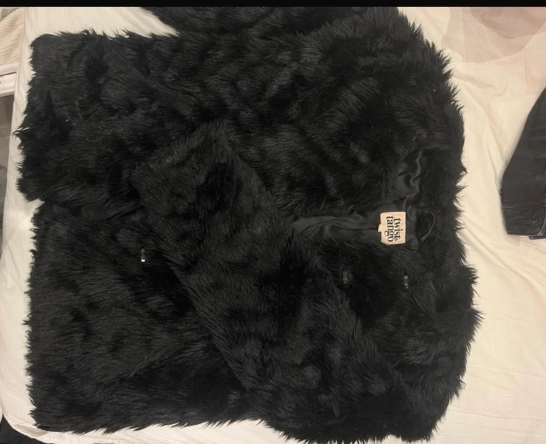 Svart pälsjacka från twist & tango  - 1