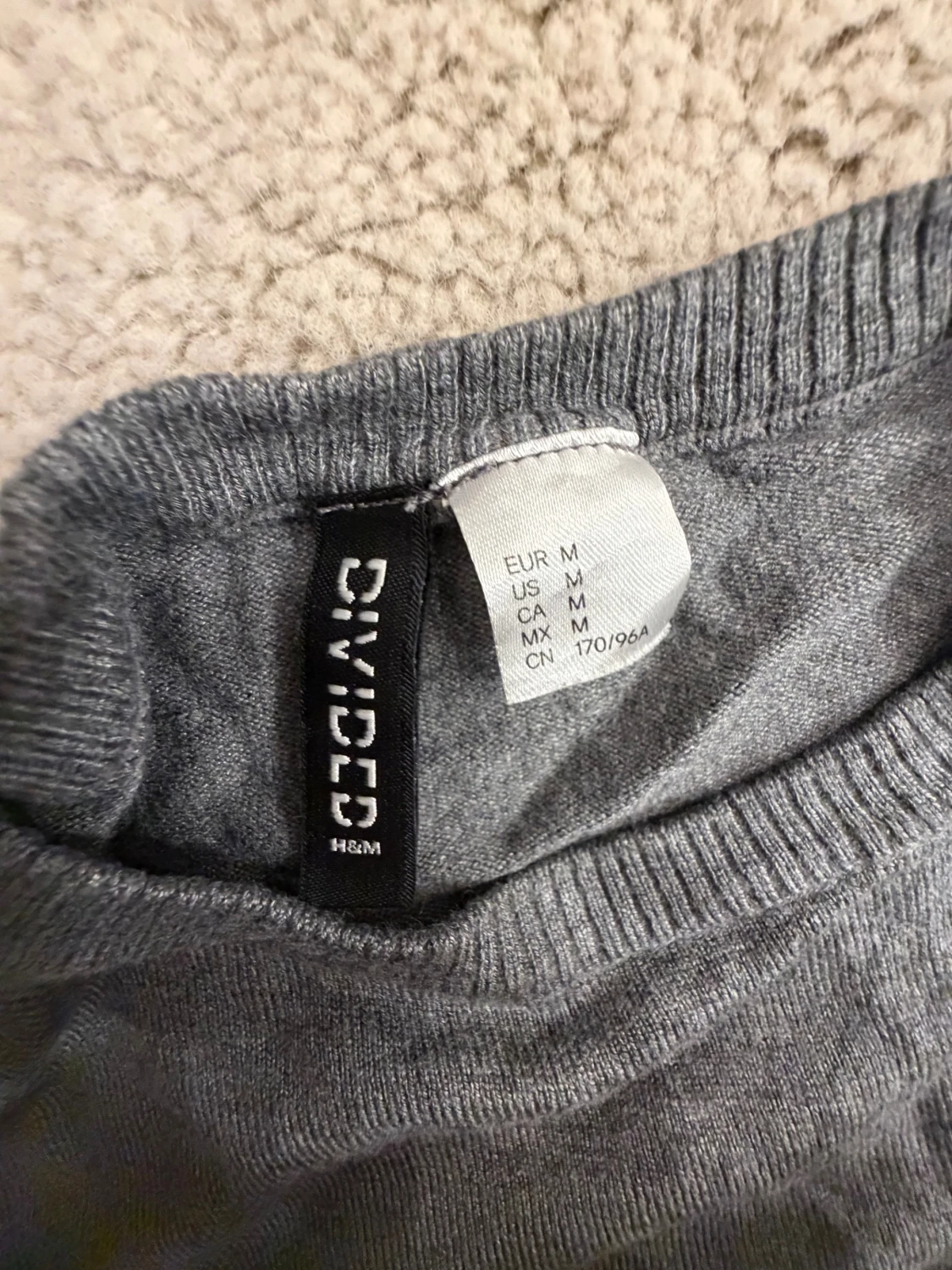 Grå stickad tröja från H&M Divided - 1