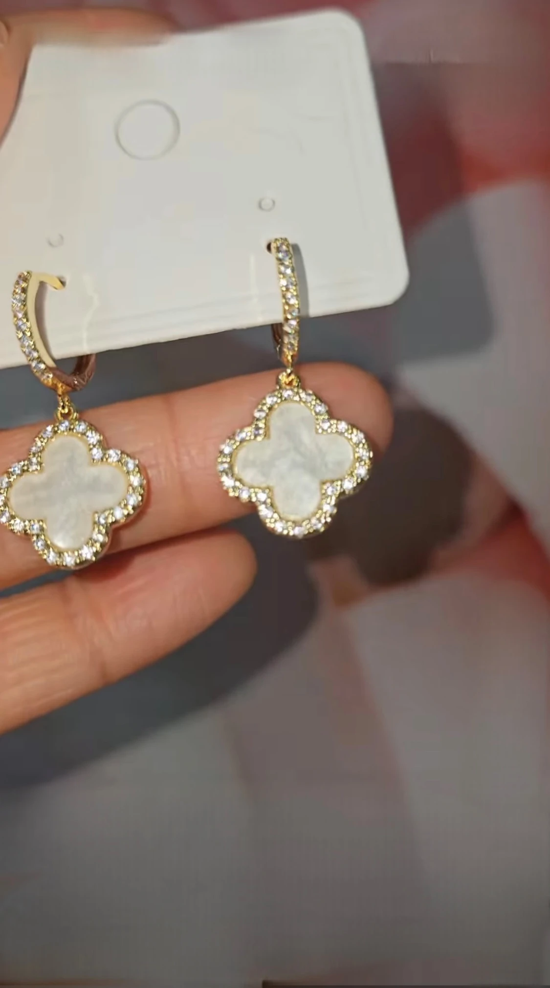 Guld clover pearl hoops örhängen