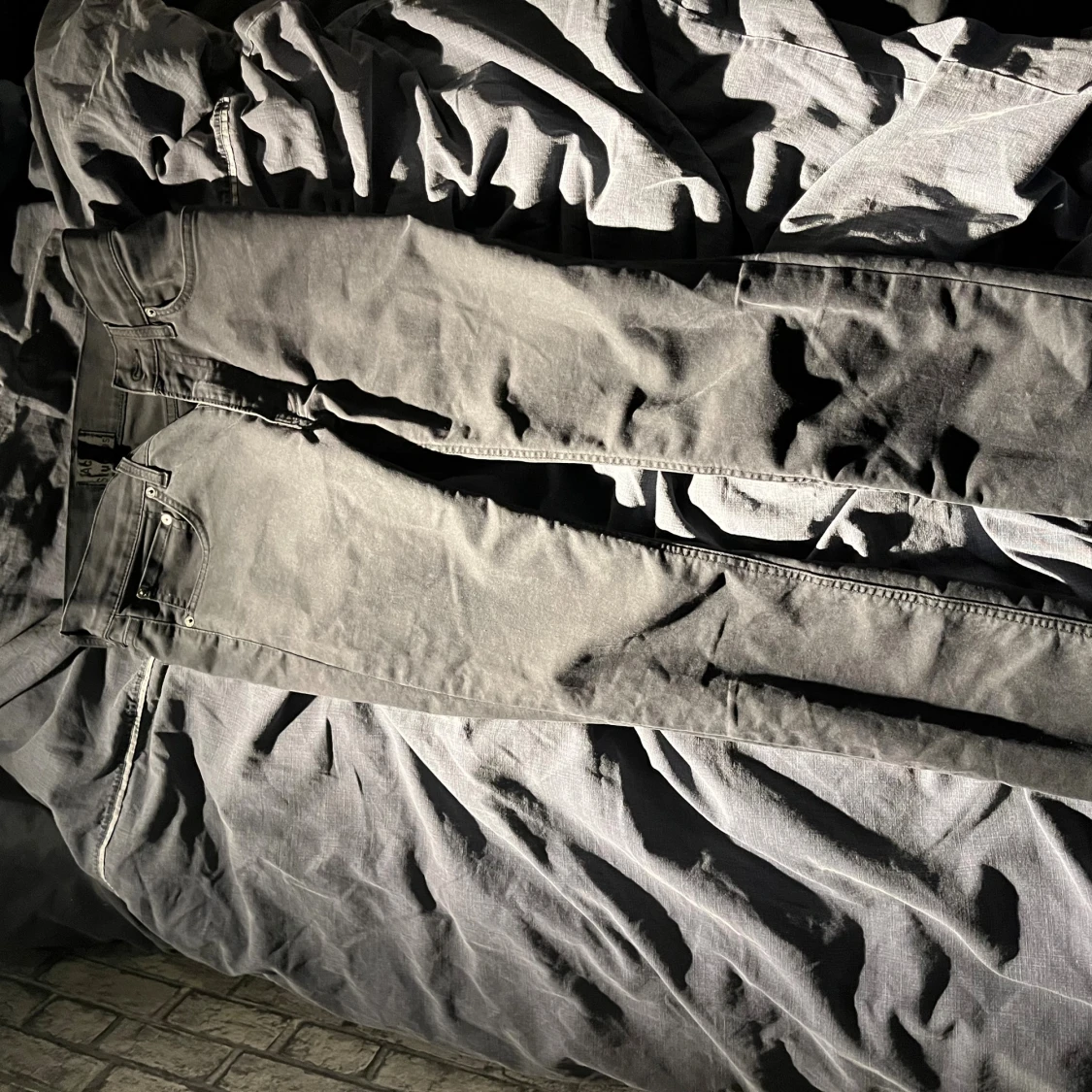 Svarta straight jeans från Acne studios 