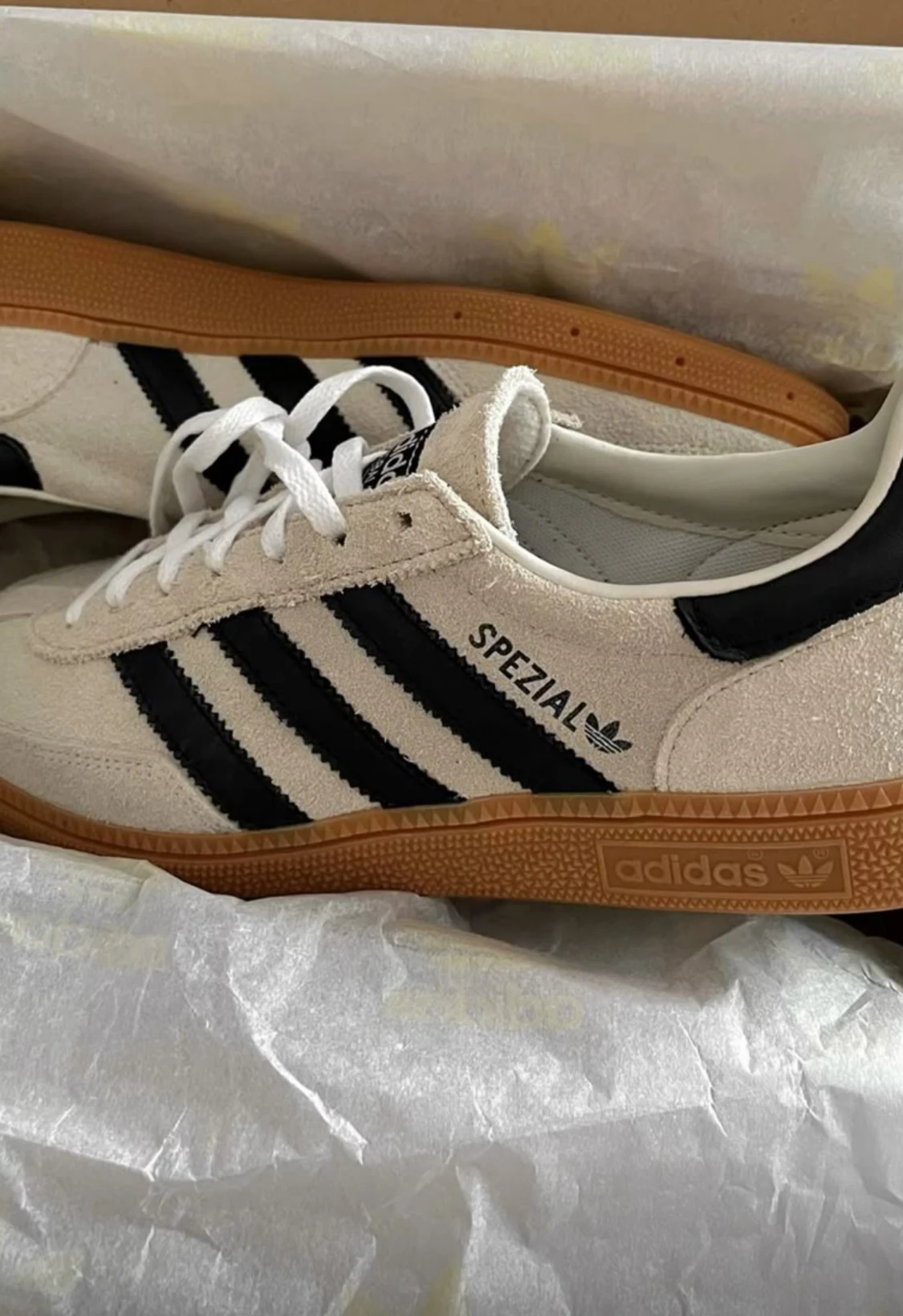 Adidas Spezial beiga sneakers - 1
