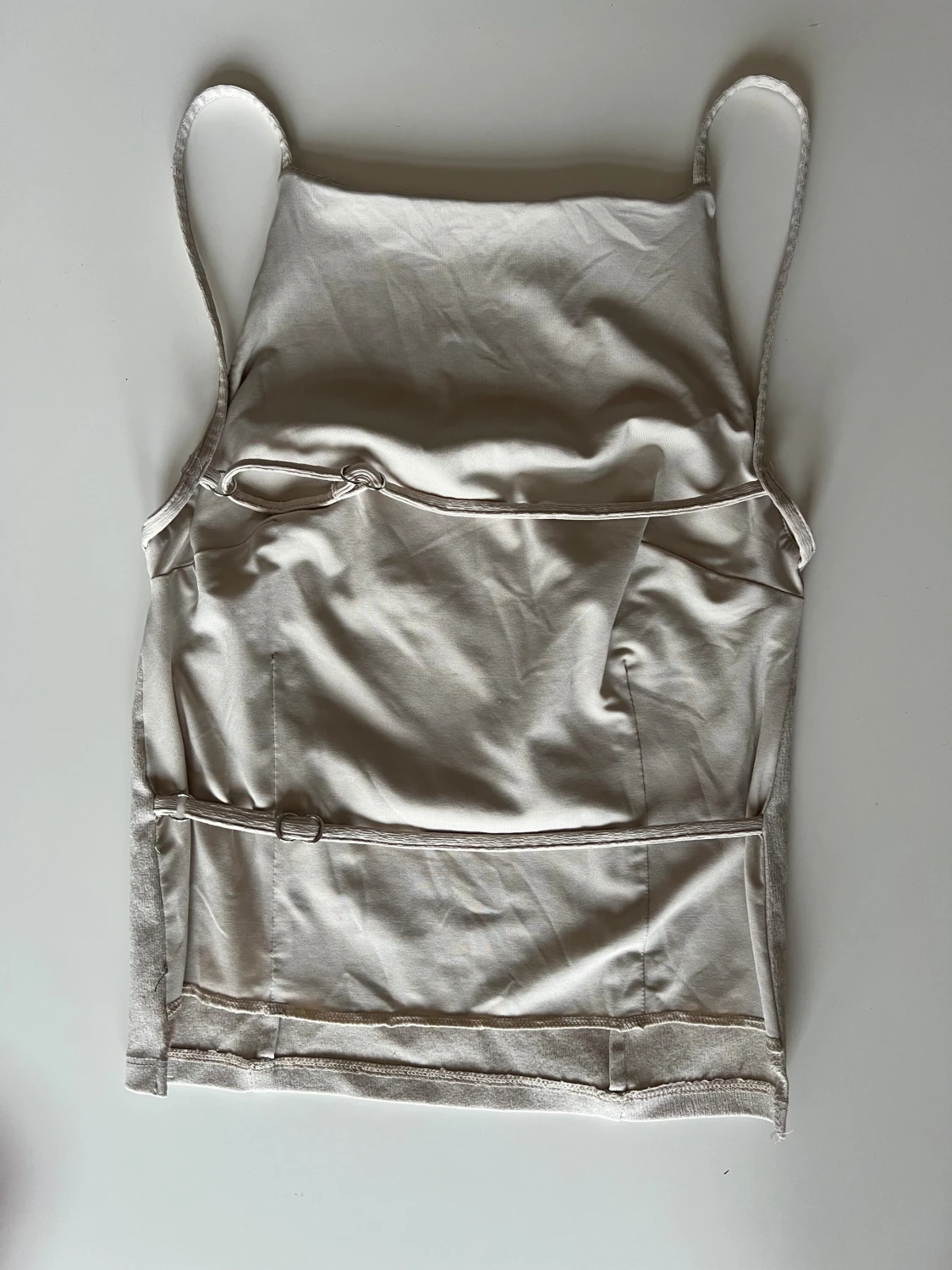 Beige linnetopp med snörning - 1