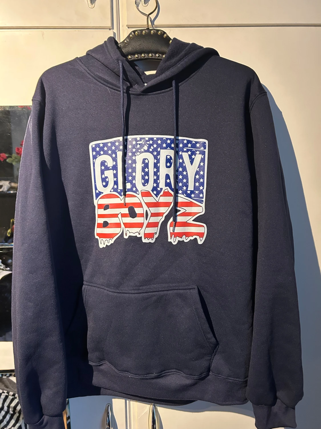 Mörkblå Glory Boyz hoodie med tryck