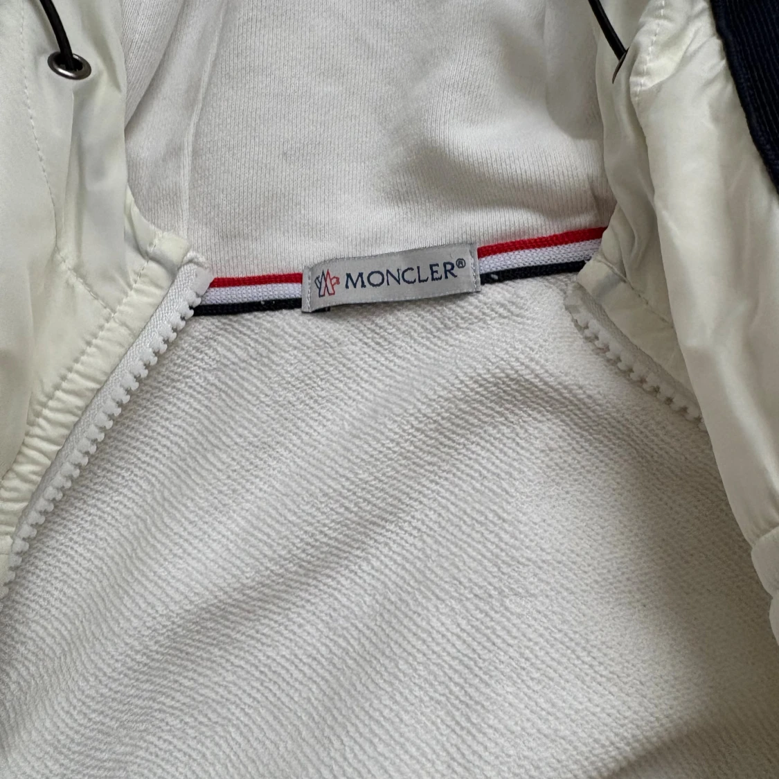 Vit Moncler pufferjacka med huva - 3