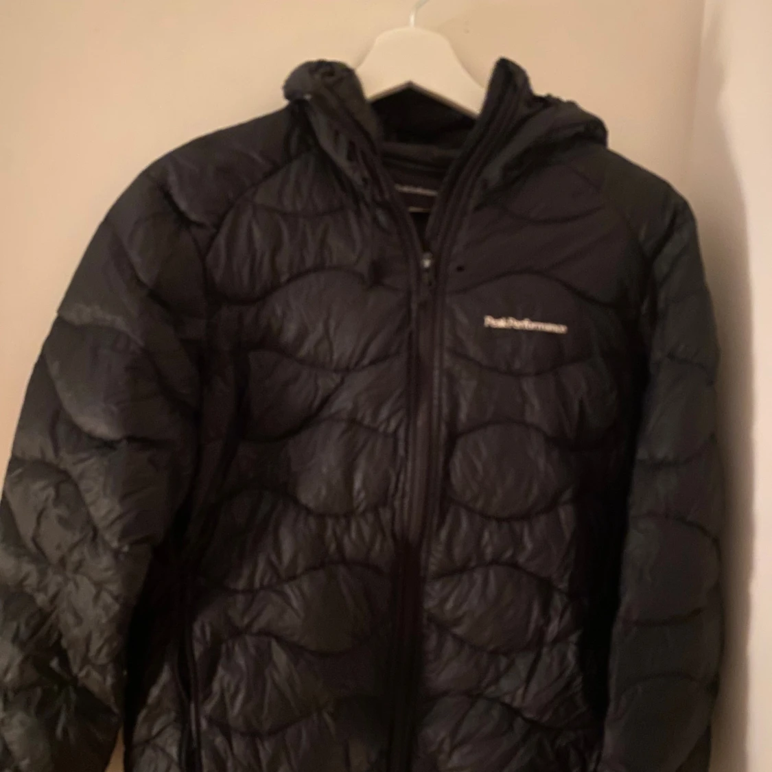 Svart dunjacka Peak Performance - 2