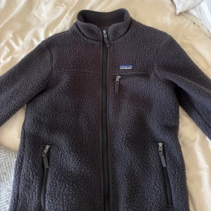 Patagonia fleece - Endast använd fåtal gånger så i väldigt fint skick. 