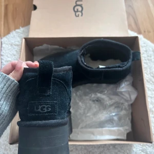 UGG Ultra Mini Platform - Ugg Classic Ultra Mini Platform.  Köpta från Zalando.  Storlek 40.  Bra skick!