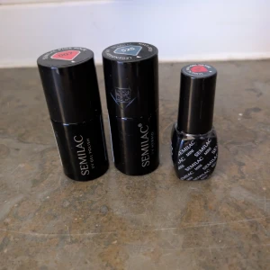 Semilac gellack, gel polish, kräver uv-ledlampa - Semilac pink rock, navy grey och semilac mini girl on fire. Oanvända. Jättefina färger. Se färgerna på sista bilden, tagna från nätet. 