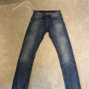 Nudie jeans - snygga jeans från nudie, de är i storleken 30/32 och är i fint skick, inga defekter. bara höra av sig vid frågor🙌