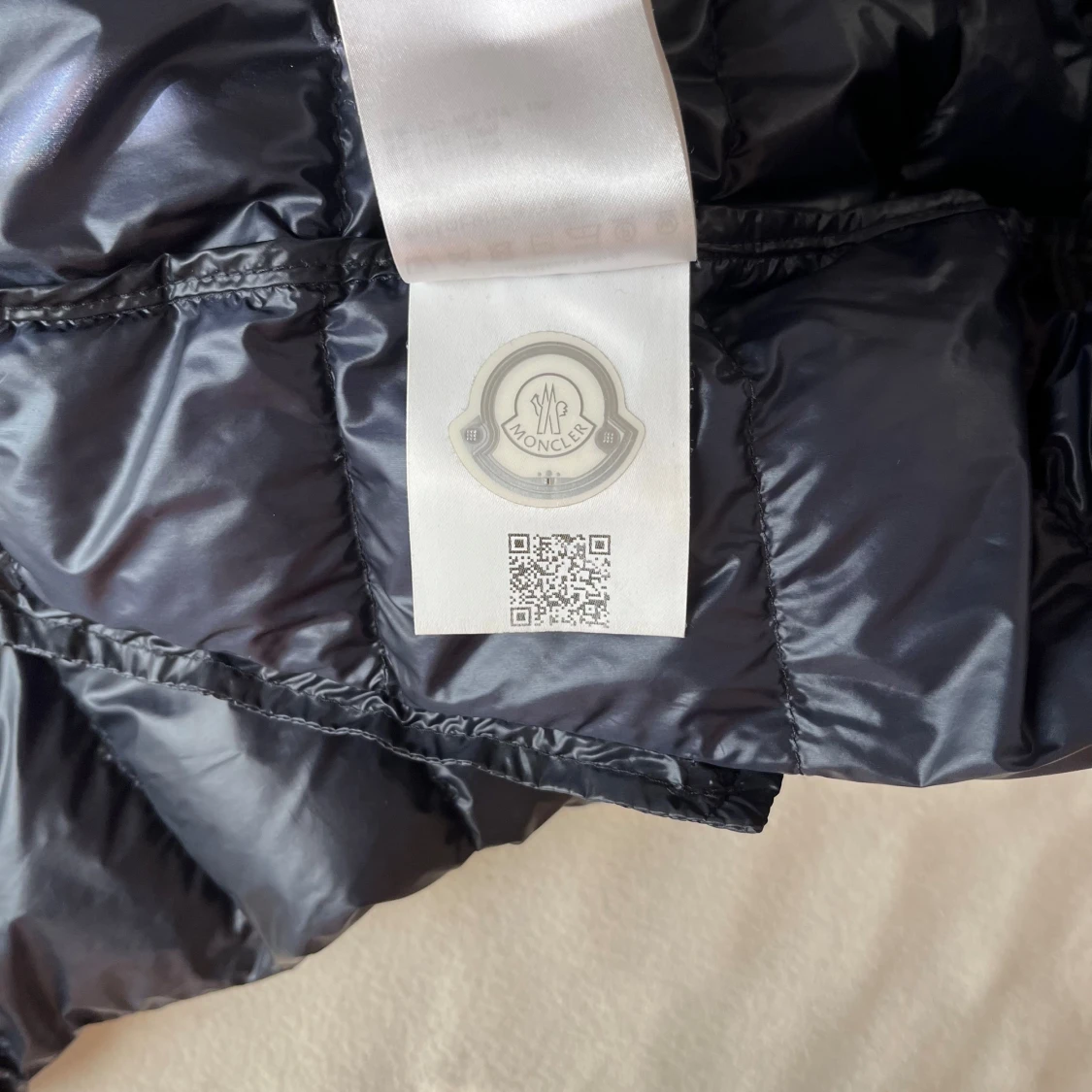 Svart Moncler dunjacka med dragkedja - 3