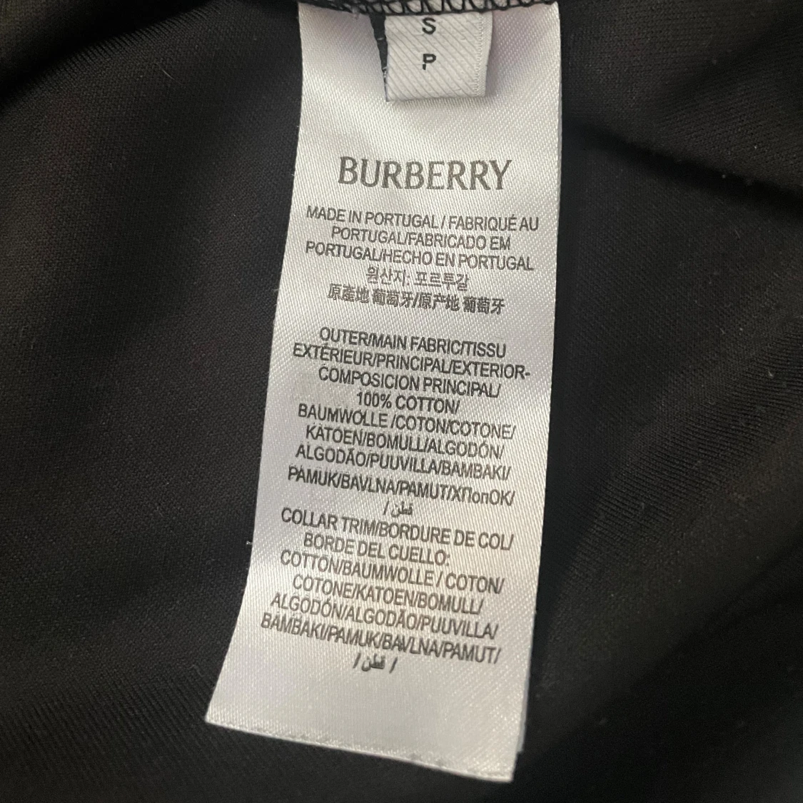 Svart Burberry t-shirt med logga - 2