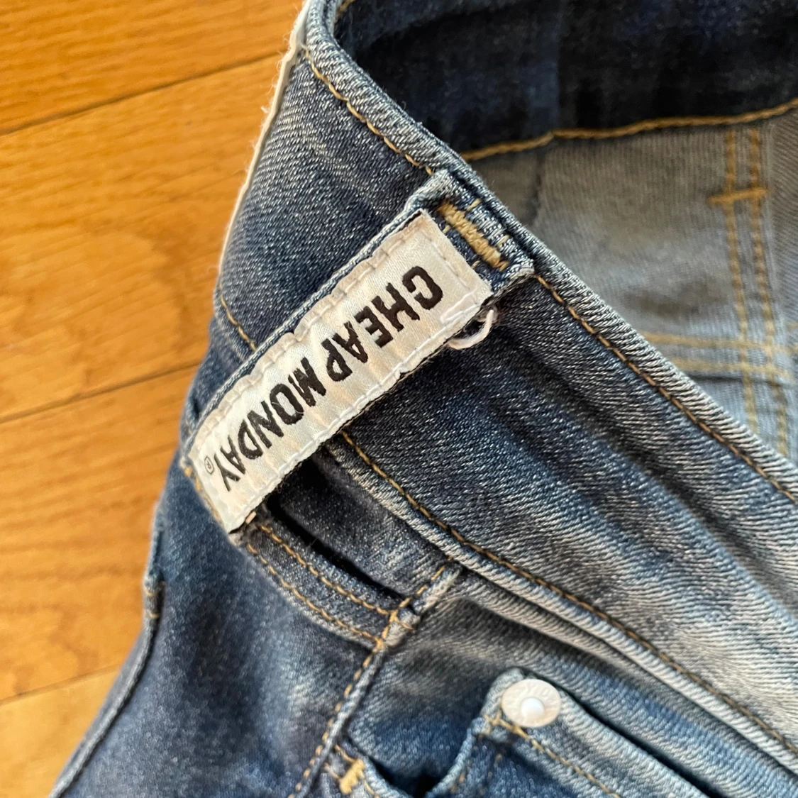 Blå bootcut jeans från Cheap Monday - 1
