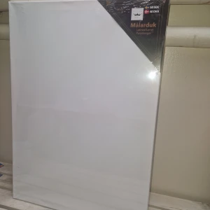 Målarduk Canvas - Oanvänd målarduk/canvas, storlek 50x70 cm. Duken är fortfarande inplastad och levereras med tillbehör för uppspänning. Perfekt för konstnärer och hobbyprojekt. Inga synliga defekter eller slitage, helt nytt skick.