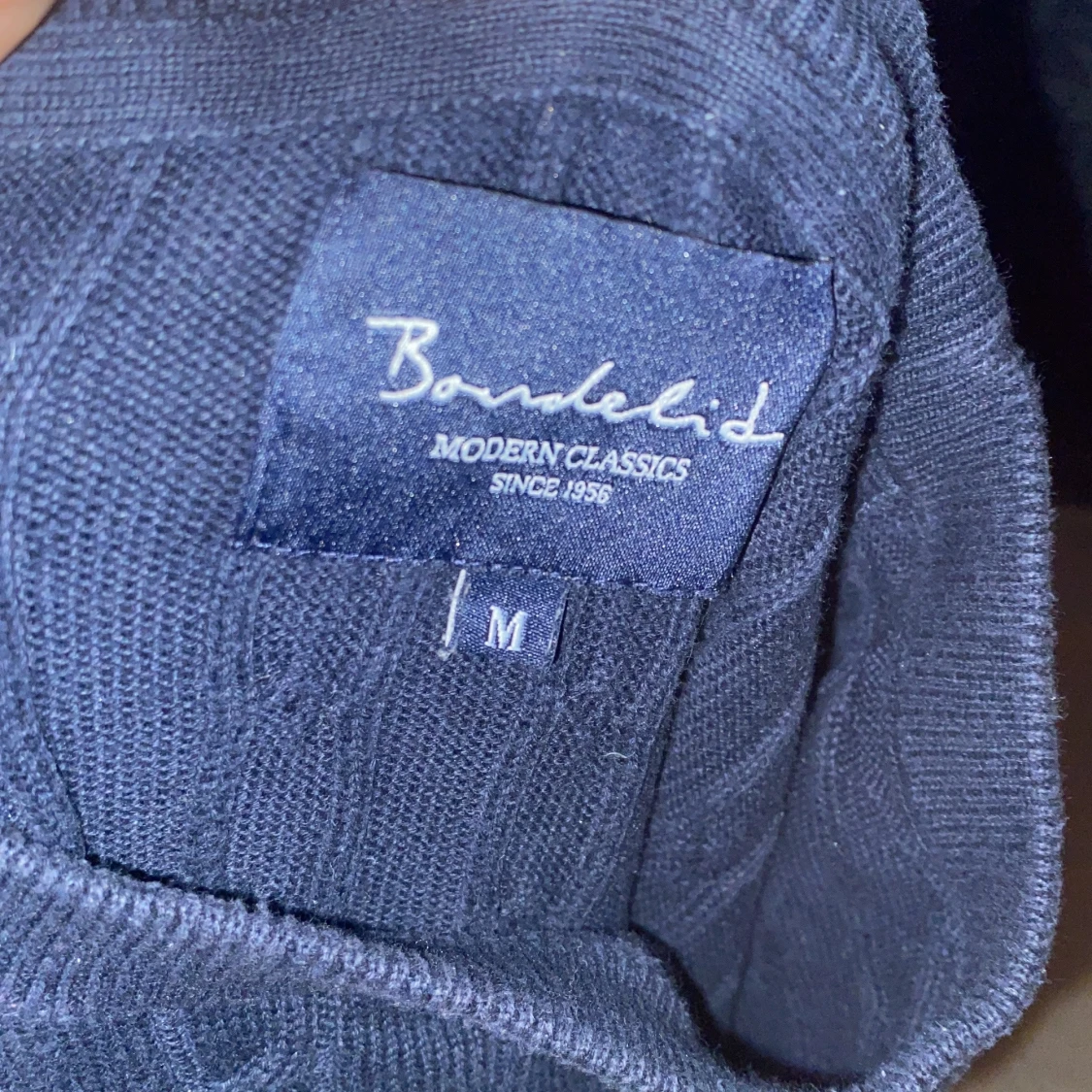 Mörkblå stickad tröja Bondelid M - 1