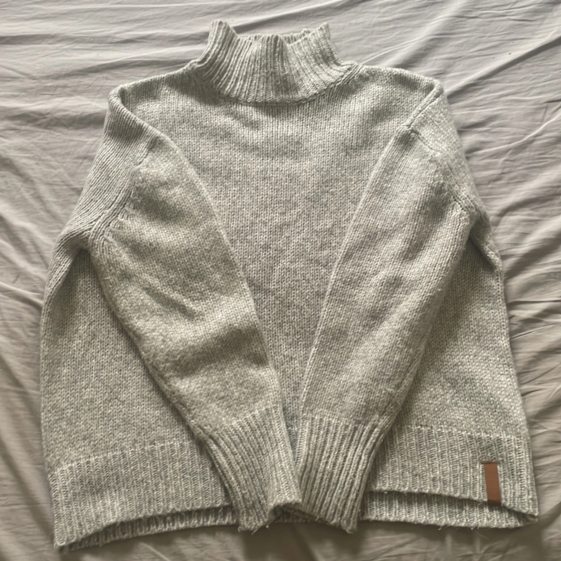 Grå stickad polotröja Alpackablend - 1