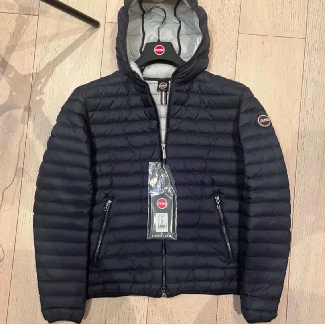 Svart pufferjacka från Colmar