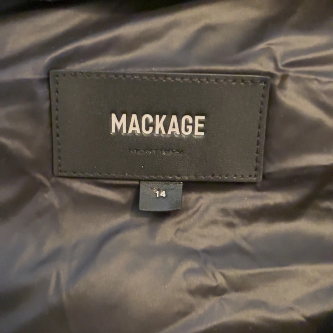 Svart pufferjacka från Mackage - 2